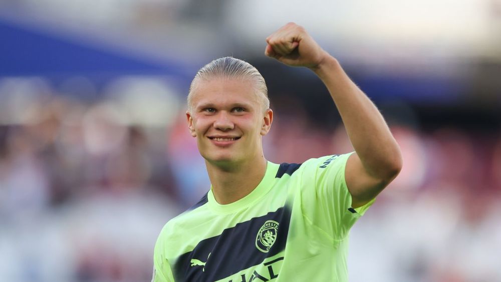 全程“玩梗”玩家“爆笑”，CF却借势做成了一场FPS久违的正经突破？