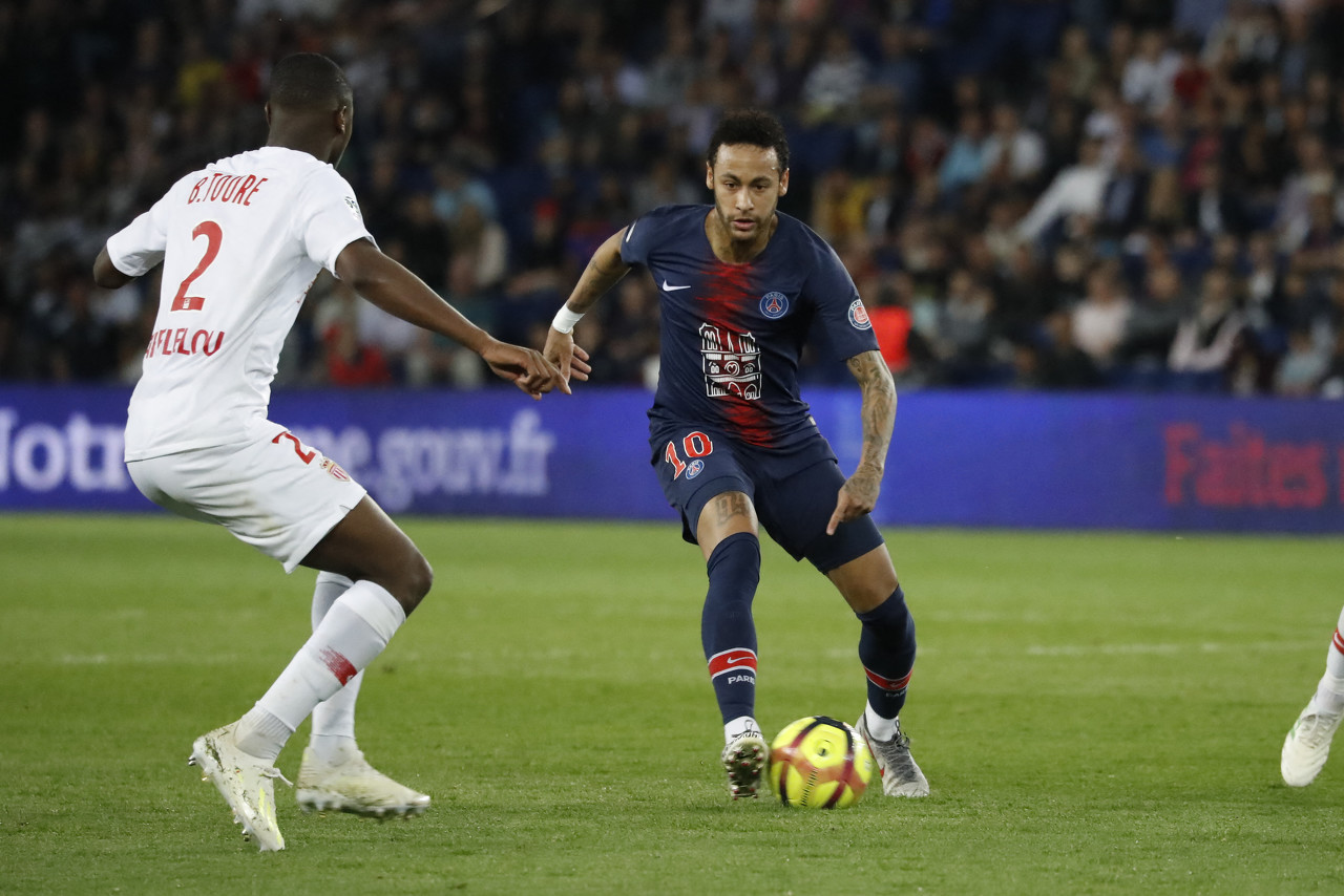 袁堂文妙传 张镇麟篮下强势打成2+1