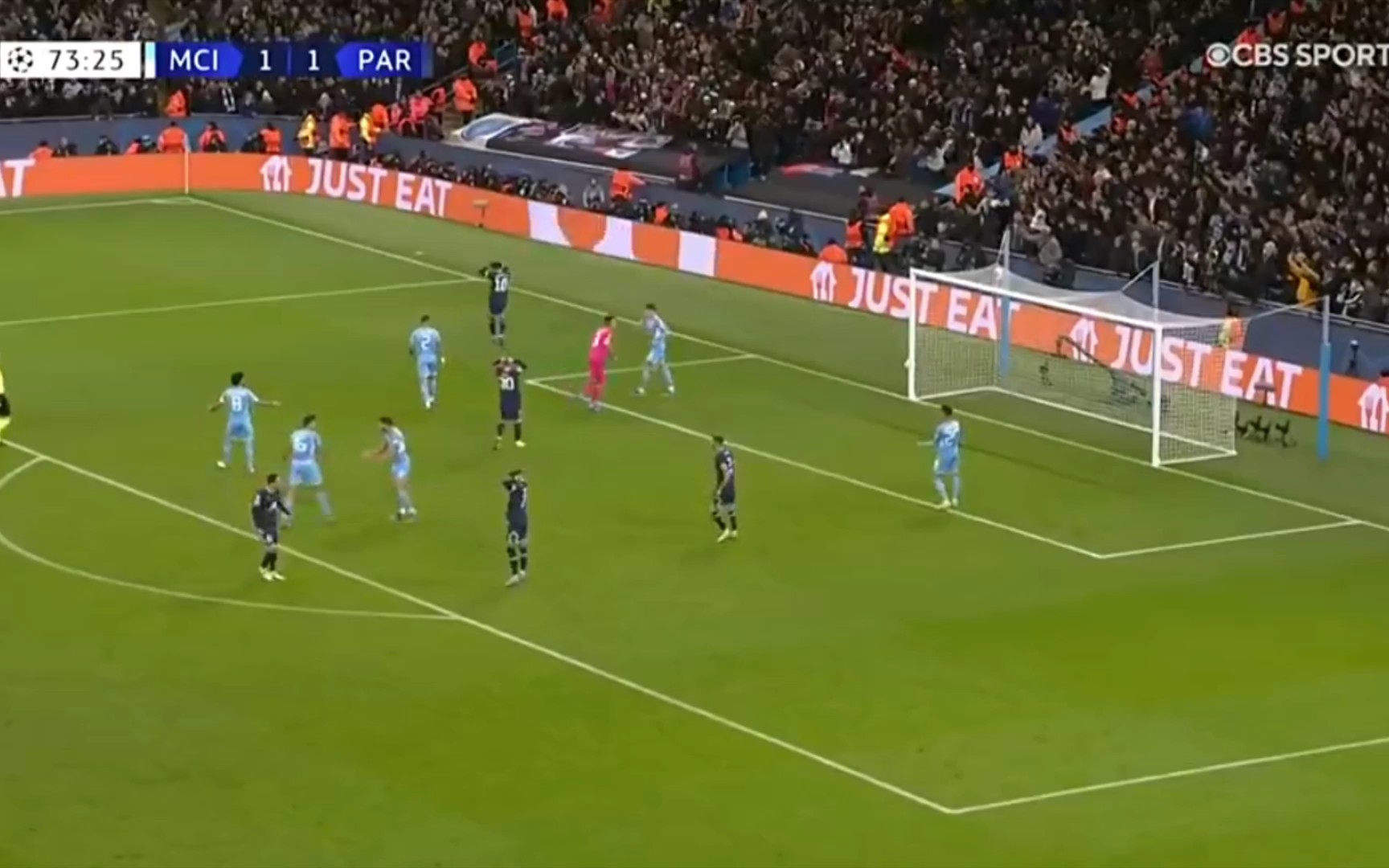 德甲焦点战解析：法兰克福残阵凭主场死磕，多特客场破咒冲冠