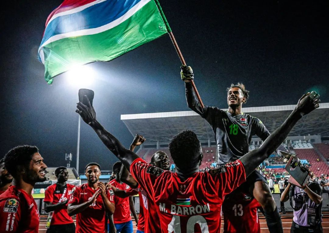 《DOTA2》VS《英雄联盟》终极对决：画面玩法深度全维度解析