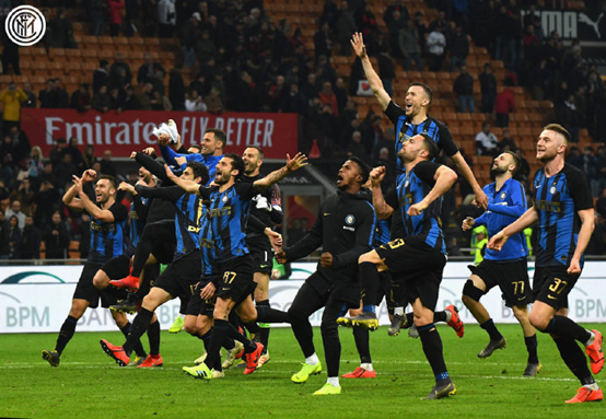 阿斯报：如果机会合适，利物浦、曼城和拜仁都愿意聘请阿隆索